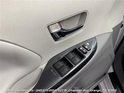 2013 Toyota Sienna SE 8-Passenger   - Photo 26 - Orange, CA 92868
