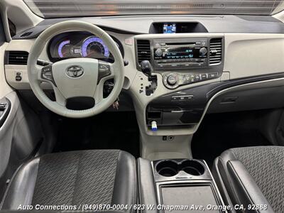 2013 Toyota Sienna SE 8-Passenger   - Photo 14 - Orange, CA 92868