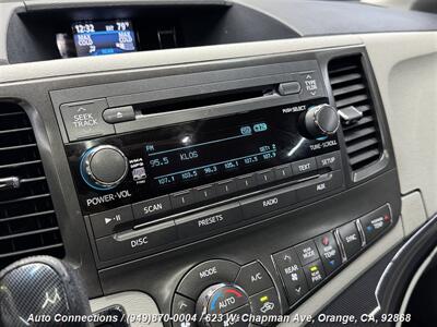 2013 Toyota Sienna SE 8-Passenger   - Photo 19 - Orange, CA 92868