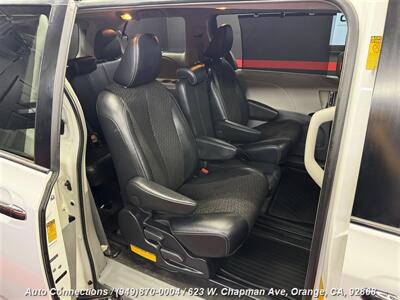 2013 Toyota Sienna SE 8-Passenger   - Photo 8 - Orange, CA 92868