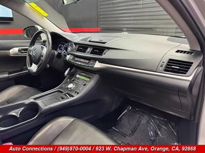 2012 Lexus CT 200h - Photo 10 - Orange, CA 92868