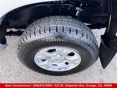 2007 Toyota Tacoma PreRunner V6 - Photo 30 - Orange, CA 92868
