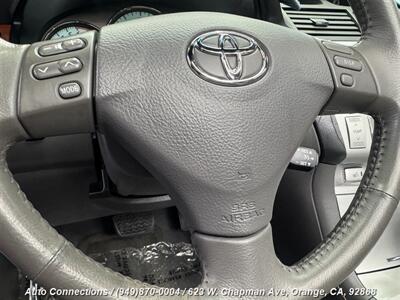 2006 Toyota Camry SLE V6   - Photo 15 - Orange, CA 92868