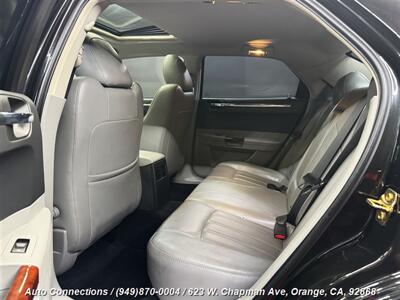 2006 Chrysler 300C   - Photo 9 - Orange, CA 92868