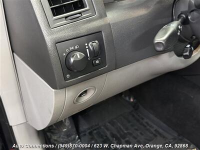 2006 Chrysler 300C   - Photo 22 - Orange, CA 92868