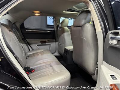2006 Chrysler 300C   - Photo 8 - Orange, CA 92868