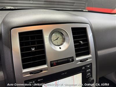 2006 Chrysler 300C   - Photo 19 - Orange, CA 92868