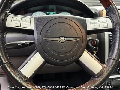 2006 Chrysler 300C   - Photo 13 - Orange, CA 92868