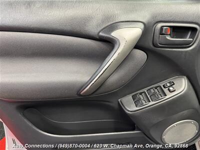 2005 Toyota RAV4   - Photo 20 - Orange, CA 92868