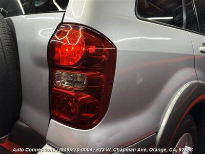 2005 Toyota RAV4   - Photo 27 - Orange, CA 92868
