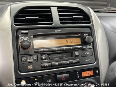 2005 Toyota RAV4   - Photo 16 - Orange, CA 92868