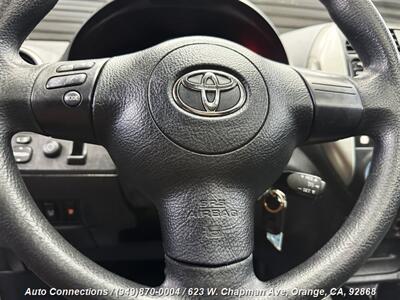 2005 Toyota RAV4   - Photo 13 - Orange, CA 92868