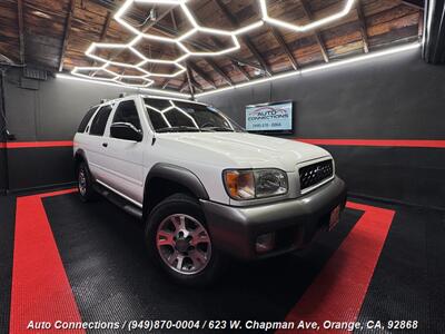 2001 Nissan Pathfinder SE   - Photo 1 - Orange, CA 92868
