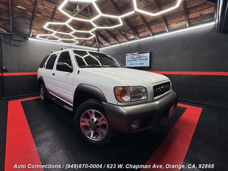 2001 Nissan Pathfinder SE  