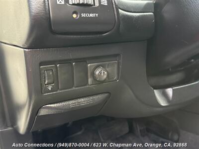 2001 Nissan Pathfinder SE   - Photo 16 - Orange, CA 92868