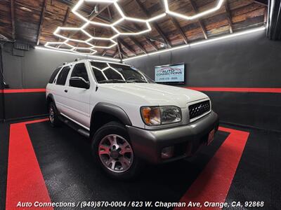 2001 Nissan Pathfinder SE   - Photo 1 - Orange, CA 92868