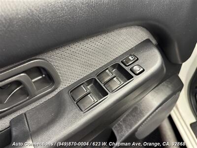 2001 Nissan Pathfinder SE   - Photo 18 - Orange, CA 92868