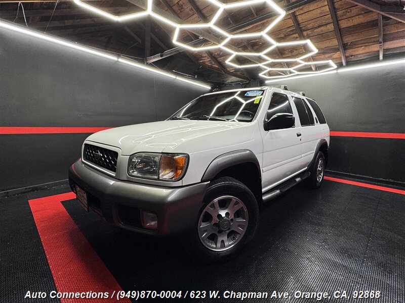 2001 Nissan Pathfinder SE  