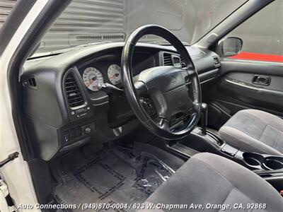 2001 Nissan Pathfinder SE   - Photo 11 - Orange, CA 92868