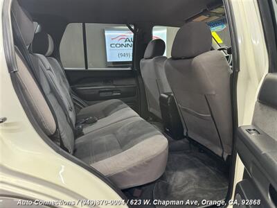 2001 Nissan Pathfinder SE   - Photo 8 - Orange, CA 92868