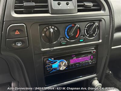2001 Nissan Pathfinder SE   - Photo 15 - Orange, CA 92868