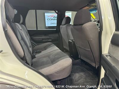 2001 Nissan Pathfinder SE   - Photo 8 - Orange, CA 92868