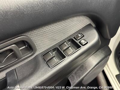 2001 Nissan Pathfinder SE   - Photo 18 - Orange, CA 92868