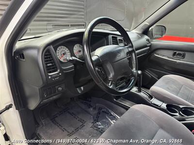 2001 Nissan Pathfinder SE   - Photo 11 - Orange, CA 92868