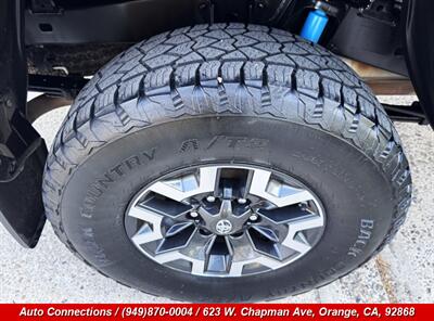 2017 Toyota Tacoma TRD Off-Road   - Photo 43 - Orange, CA 92868