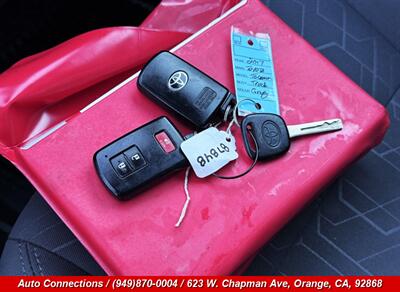 2017 Toyota Tacoma TRD Off-Road   - Photo 25 - Orange, CA 92868