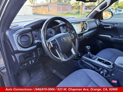2017 Toyota Tacoma TRD Off-Road   - Photo 11 - Orange, CA 92868