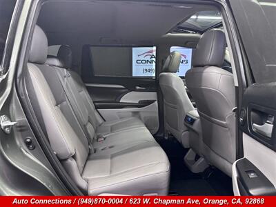2016 Toyota Highlander XLE   - Photo 8 - Orange, CA 92868