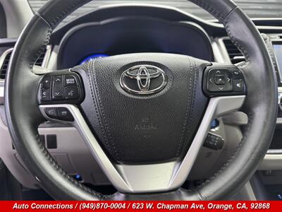 2016 Toyota Highlander XLE   - Photo 15 - Orange, CA 92868