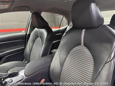 2019 Toyota Camry SE   - Photo 8 - Orange, CA 92868