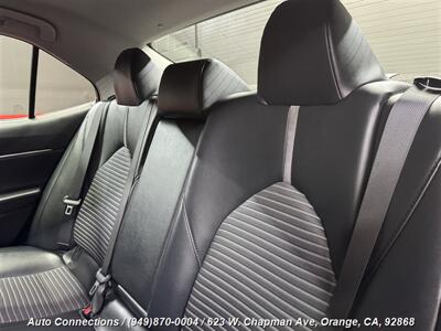 2019 Toyota Camry SE   - Photo 11 - Orange, CA 92868