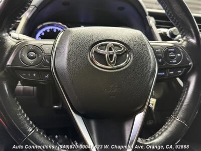 2019 Toyota Camry SE   - Photo 15 - Orange, CA 92868