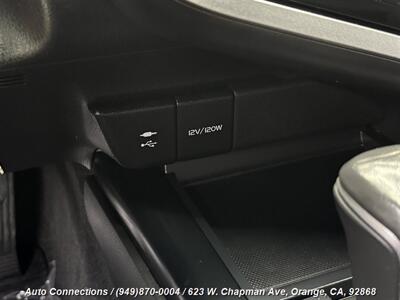 2019 Toyota Camry SE   - Photo 17 - Orange, CA 92868