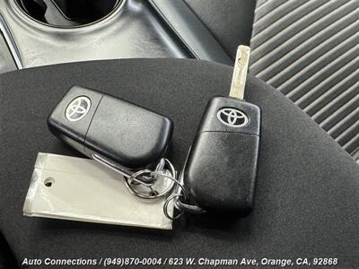 2019 Toyota Camry SE   - Photo 24 - Orange, CA 92868
