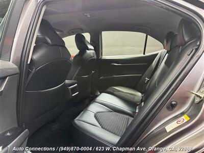 2019 Toyota Camry SE   - Photo 10 - Orange, CA 92868