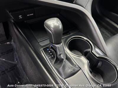 2019 Toyota Camry SE   - Photo 16 - Orange, CA 92868