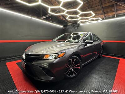 2019 Toyota Camry SE   - Photo 2 - Orange, CA 92868