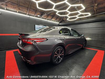 2019 Toyota Camry SE   - Photo 3 - Orange, CA 92868
