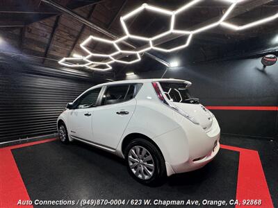 2013 Nissan LEAF S   - Photo 4 - Orange, CA 92868