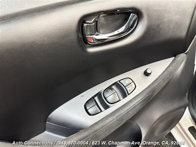 2013 Nissan LEAF S   - Photo 22 - Orange, CA 92868