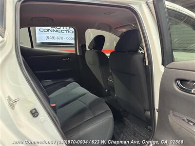 2013 Nissan LEAF S   - Photo 8 - Orange, CA 92868