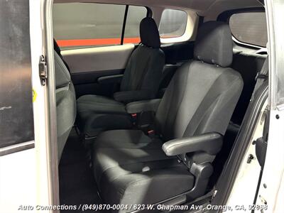 2013 Mazda Mazda5 Touring   - Photo 11 - Orange, CA 92868