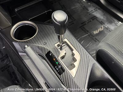 2015 Toyota RAV4 XLE   - Photo 14 - Orange, CA 92868