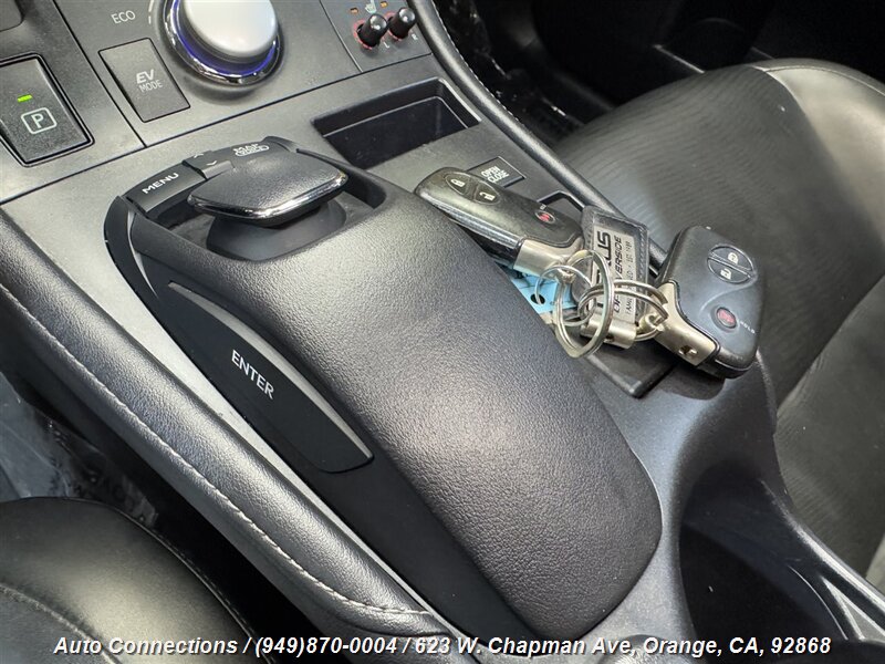 2013 Lexus CT Base photo 17