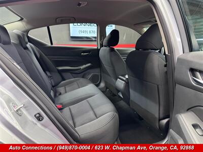 2022 Nissan Altima 2.5 S   - Photo 8 - Orange, CA 92868