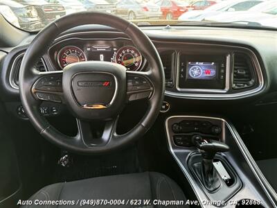 2015 Dodge Challenger SXT   - Photo 13 - Orange, CA 92868